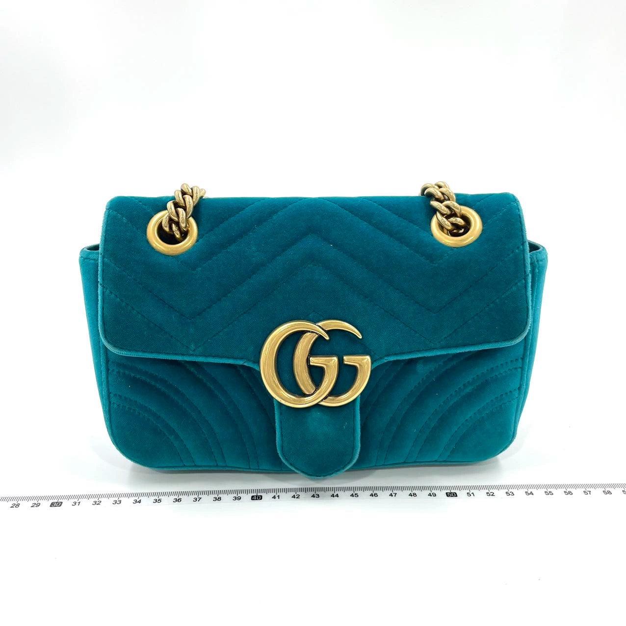 Gucci Marmont Small Flap Turquoise Blue Velvet Handbag In Good Condition For Sale In AUBERVILLIERS, FR