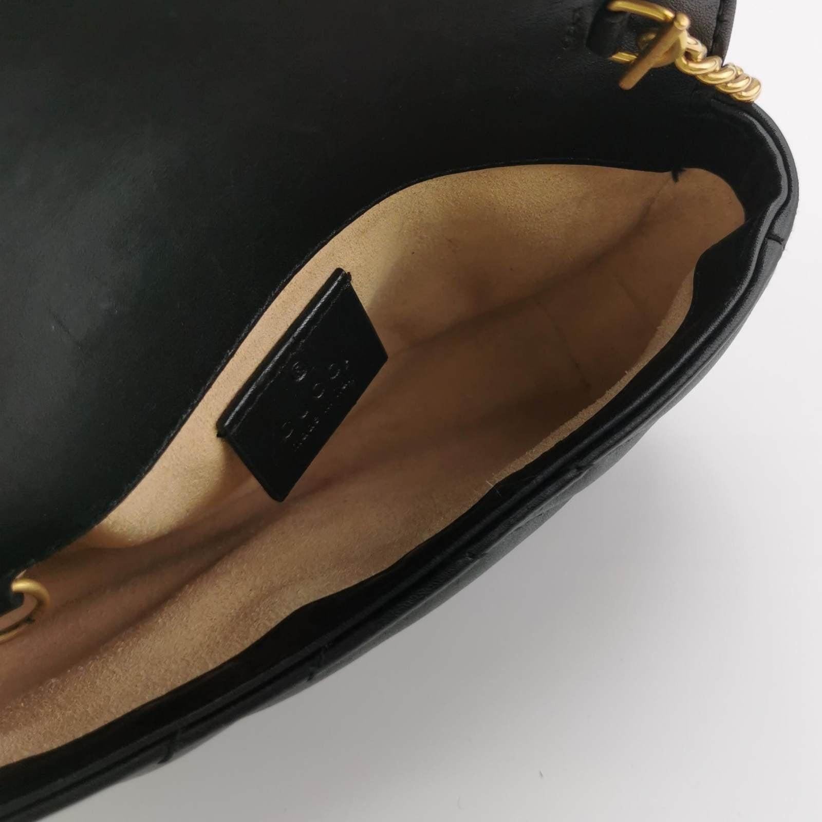 Gucci Marmont Super Mini Flap Leather Bag Black Leather Bon état à AUBERVILLIERS, FR