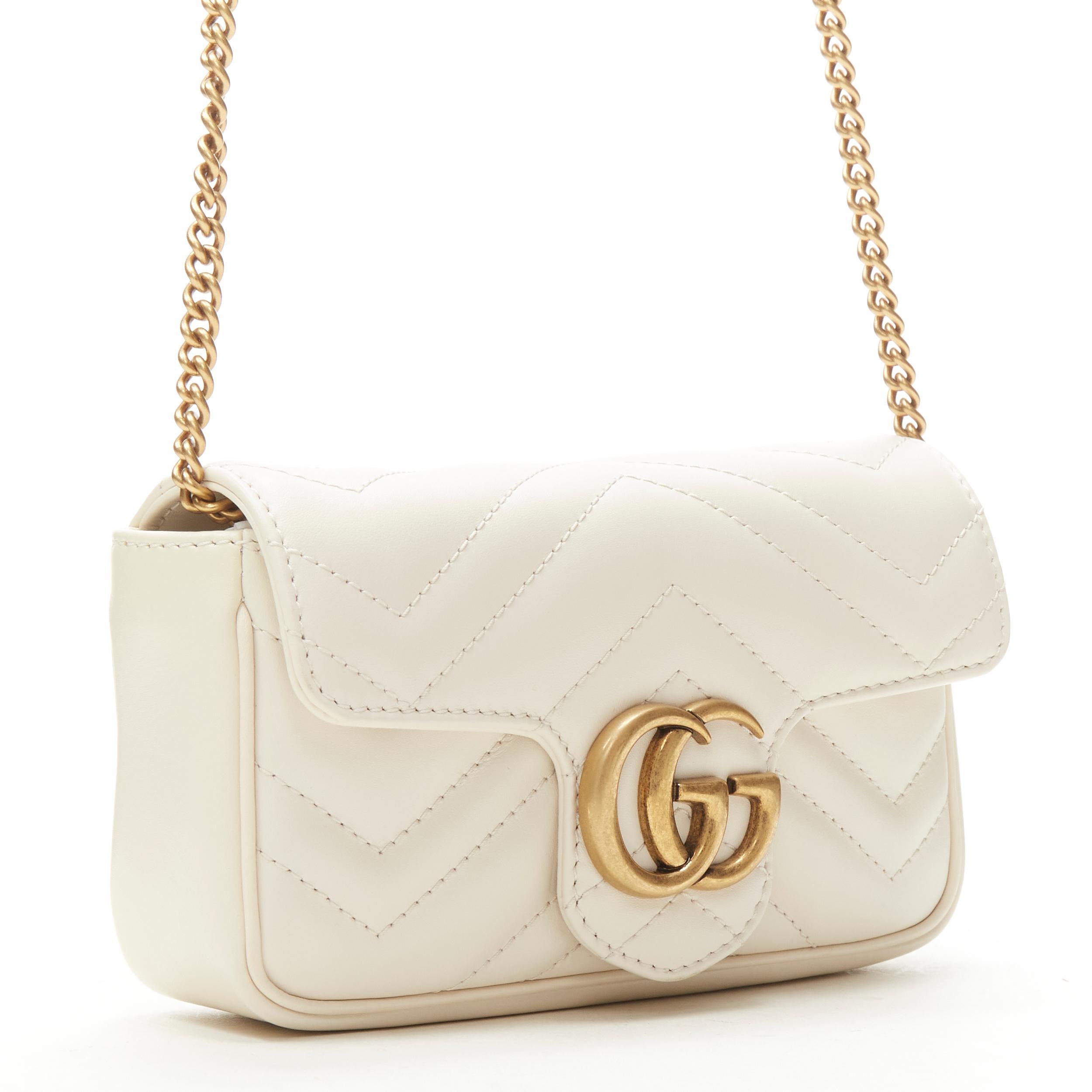 GUCCI Marmont Super Mini GG Chevron Matelasse white leathergol ain crossbody bag In Excellent Condition In Hong Kong, NT