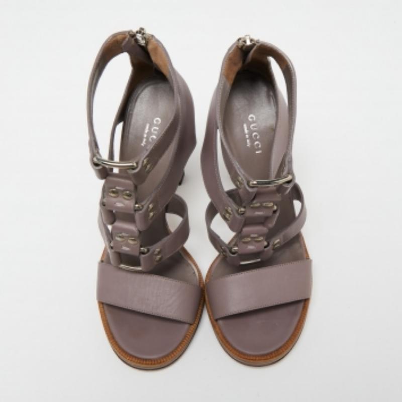 Gucci Mauve Leather Studded Gladiator Sandals Size 37.5 For Sale 3