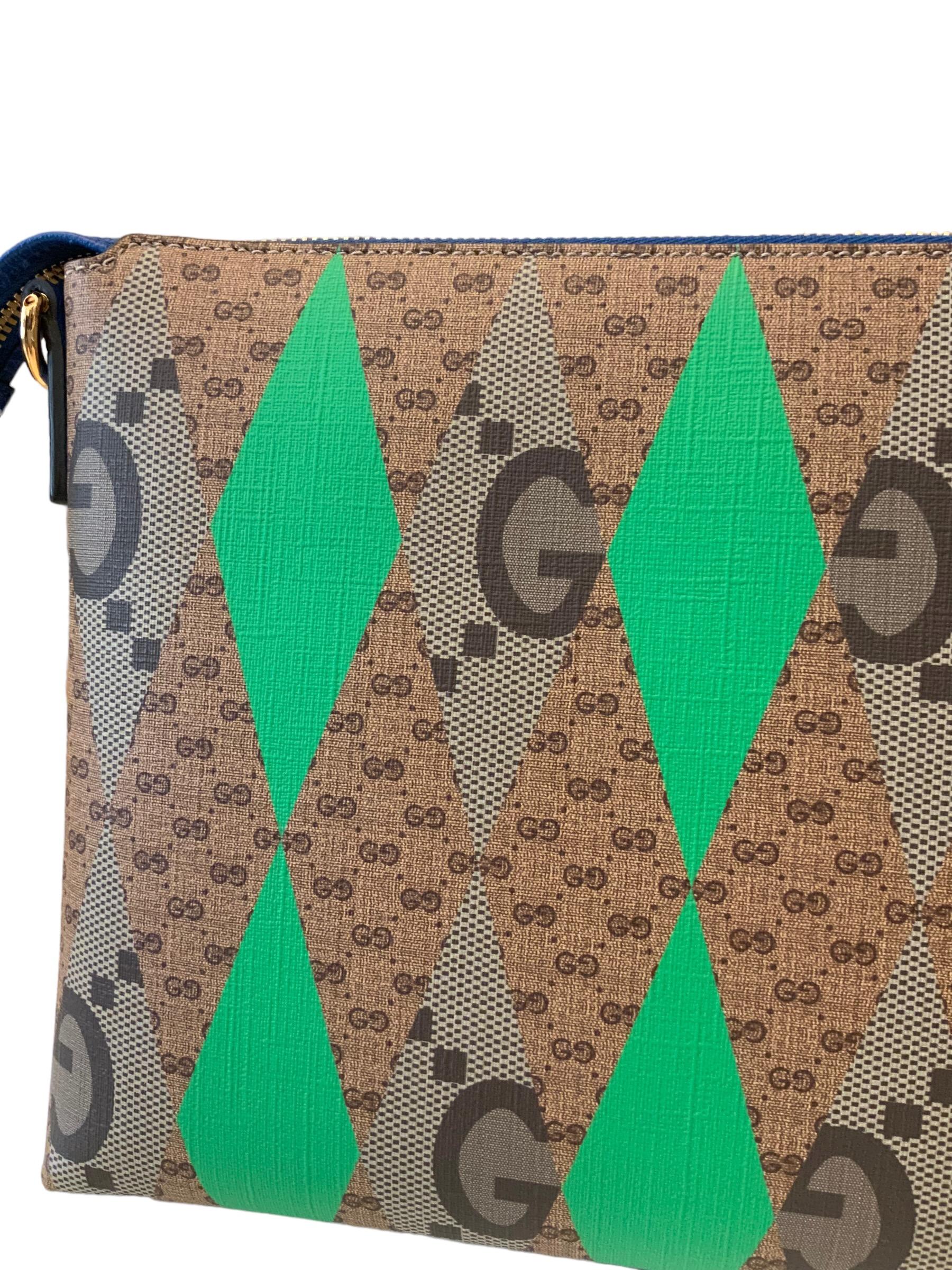 Gucci Medium GG Rhombus Print Messenger Bag In Excellent Condition In Geneva, CH