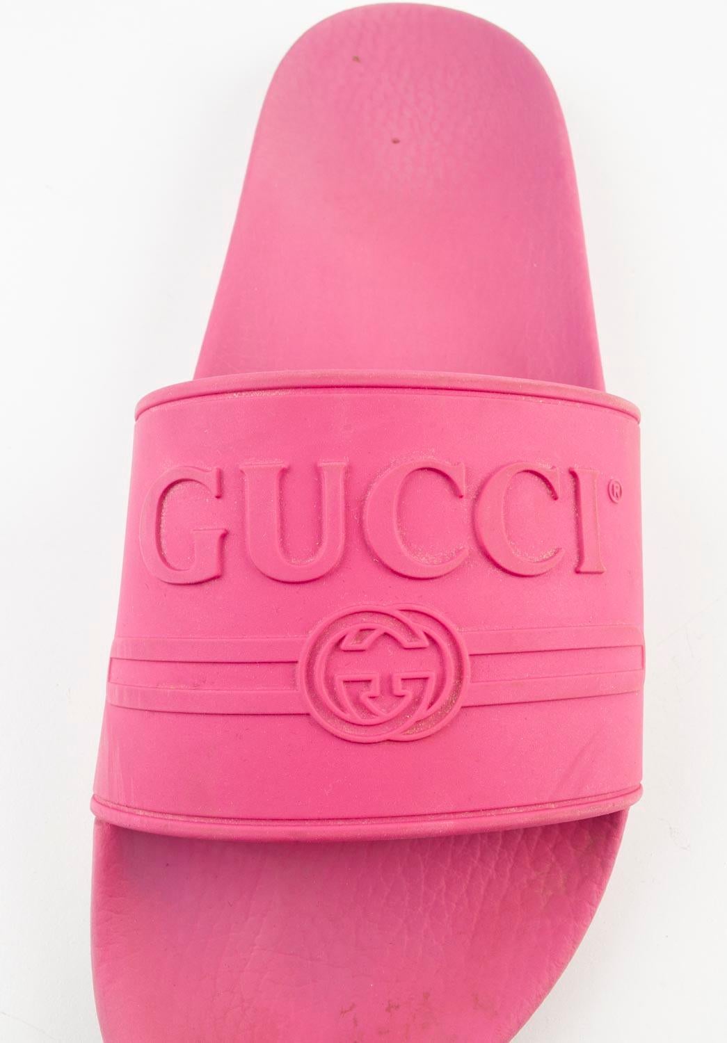 Gucci Uomo Scivoli Casual Estate Gomma Uomo Taglia USA8, EUR41/42, UK7, S831 In condizioni ottime in vendita a Kaunas, LT