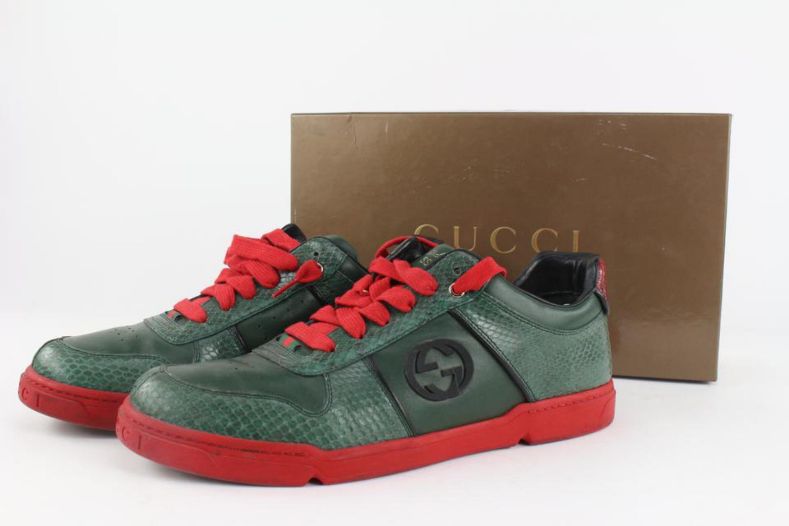 Gucci Men's 12.5 US Red x Green Python Low Top Classic Sneaker 1gg1112
Date Code/Serial Number: 162679 12G
Made In: Italy

OVERALL GOOD  CONDITION
( 7/10 or B ) 
Accessories: Box 
Signs of Wear:
Size: 12 G or Men's 12.5 US
Exterior:  Some Fading,