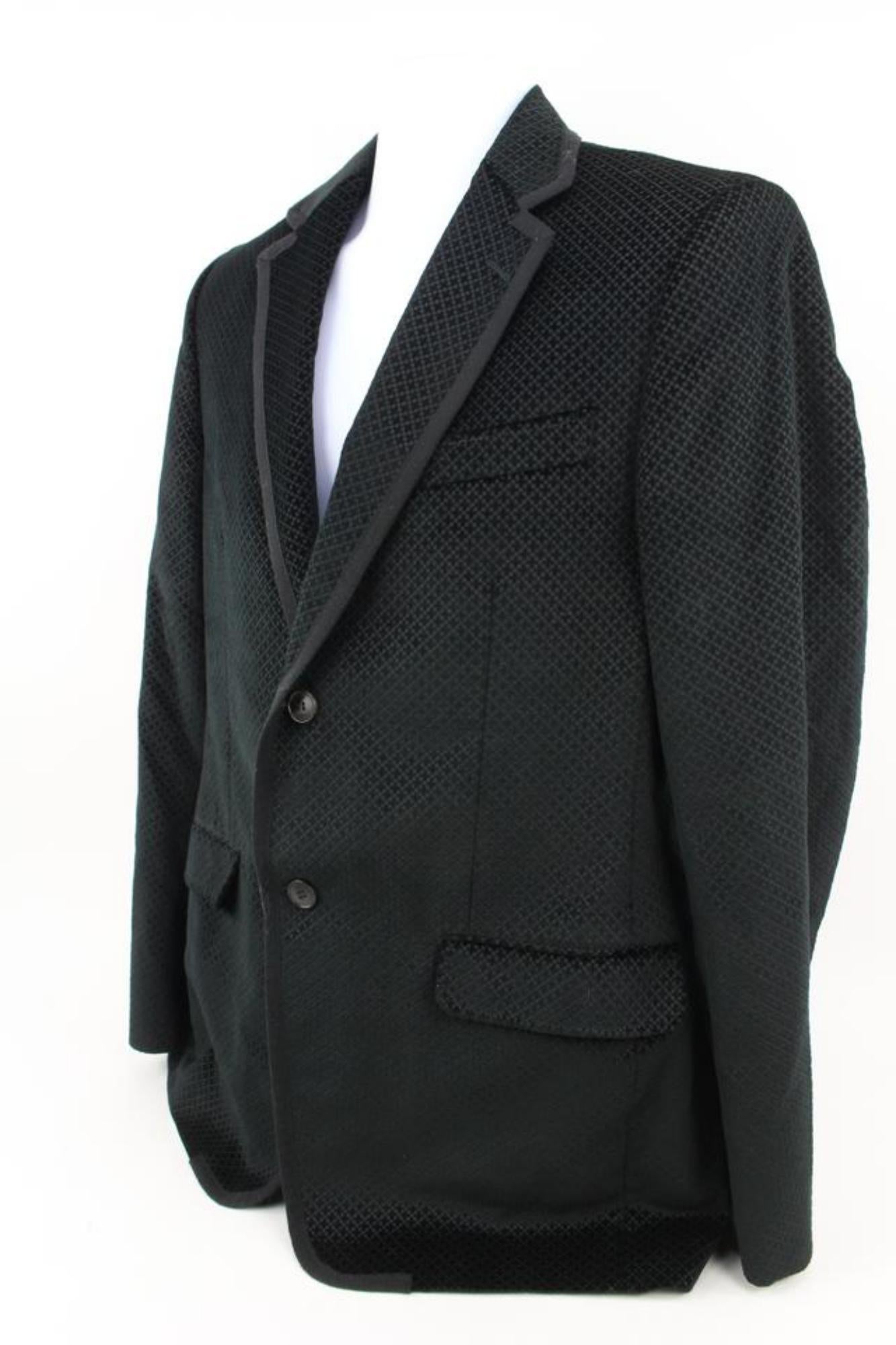 Gucci Men's Large Black Diamante Velvet Formal Smoking Jacket 125g27
Made In: Switzerland
Measurements: Length:  19