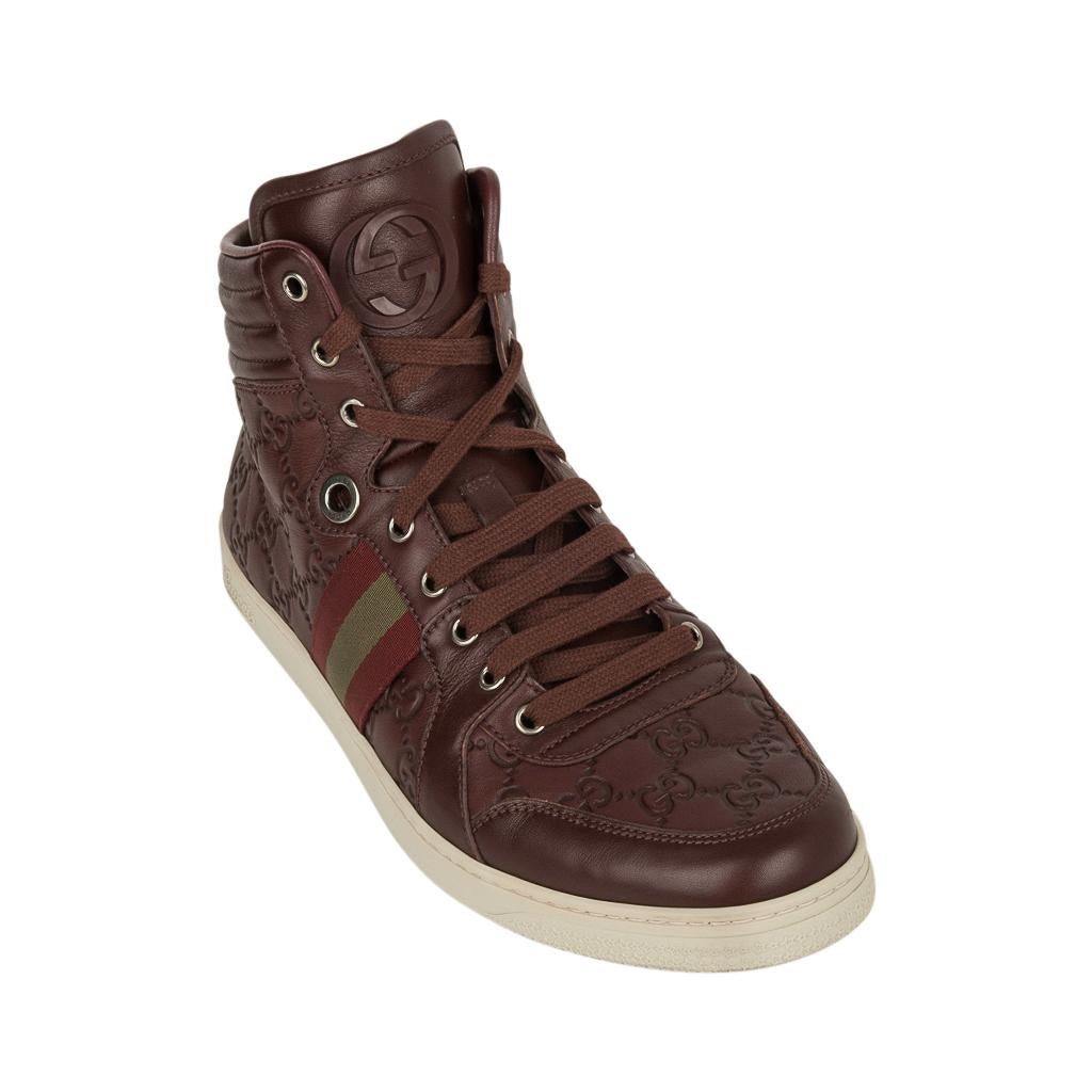 Gucci Men's Leather Logo Embossed High Top Sneakers 9G / 10.5 USA For Sale 4
