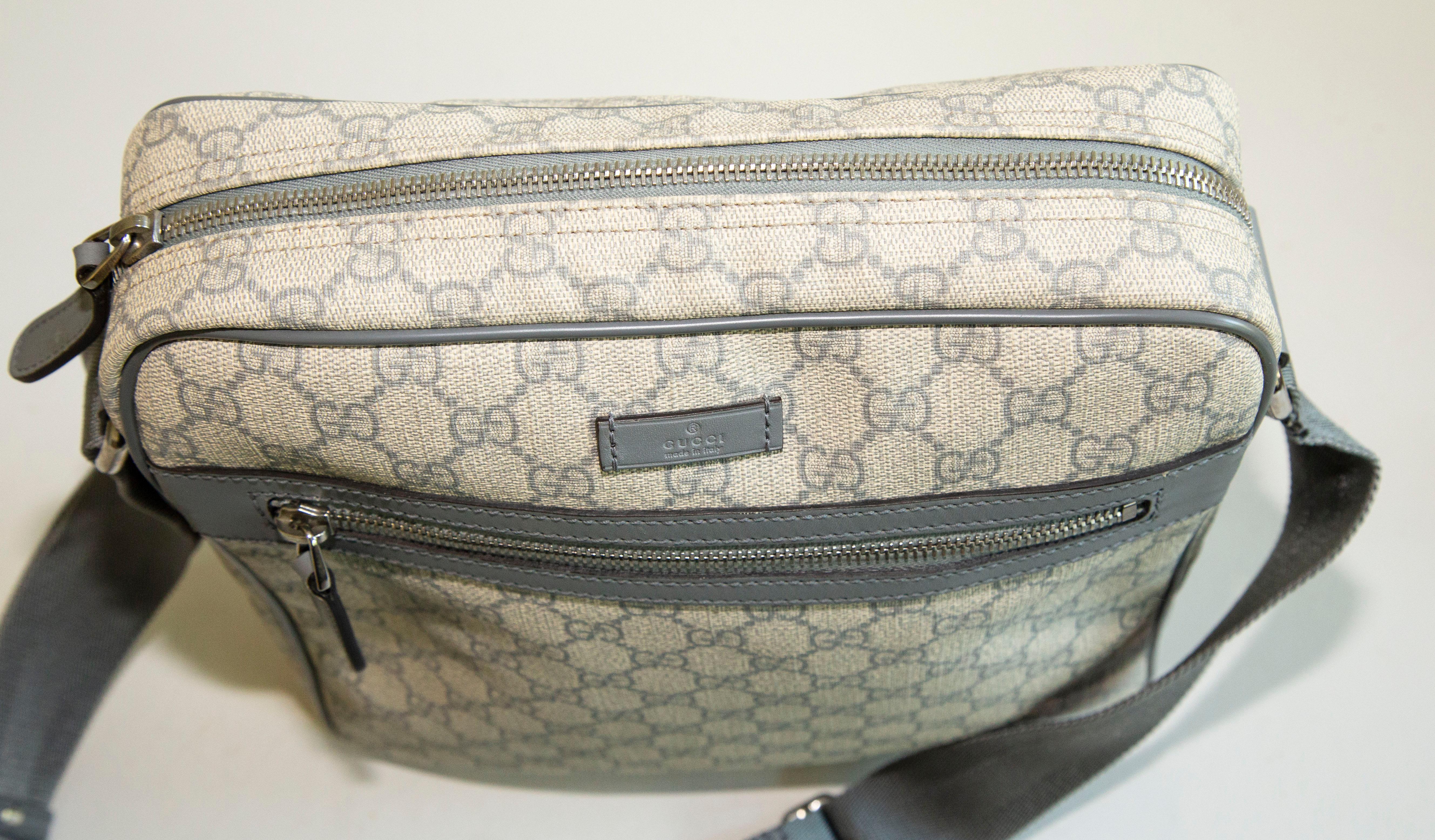 Gucci Messenger Bag Grau GG aus beschichtetem Segeltuch im Angebot 2