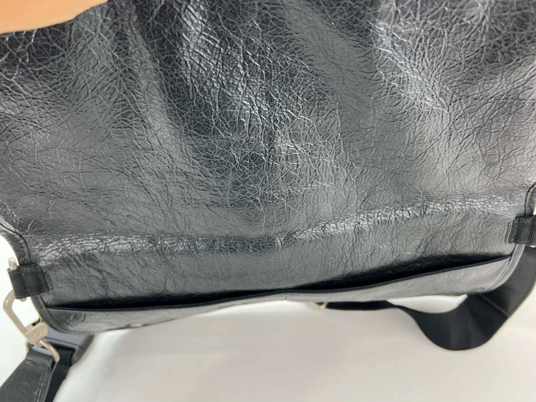 Gucci Messenger Bag Interlocking G Black Leather Crossbody Shoulder Bag In Good Condition For Sale In Freehold, NJ
