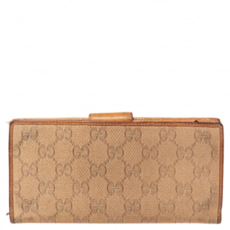 Beige Gucci - Portefeuille continental D Ring en toile et cuir beige métallisé GG