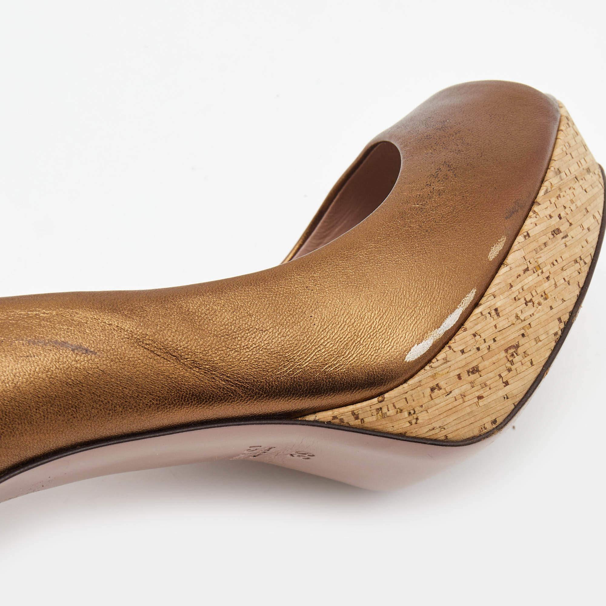 Women's Gucci Metallic Bronze Leather Peep Toe Platform Pumps Size 39 For Sale