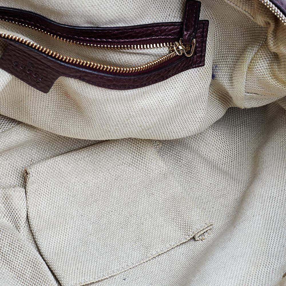 Gucci Metallic Burgundy Leather Soho Large Chain Shoulder Bag In Good Condition In Dubai, Al Qouz 2
