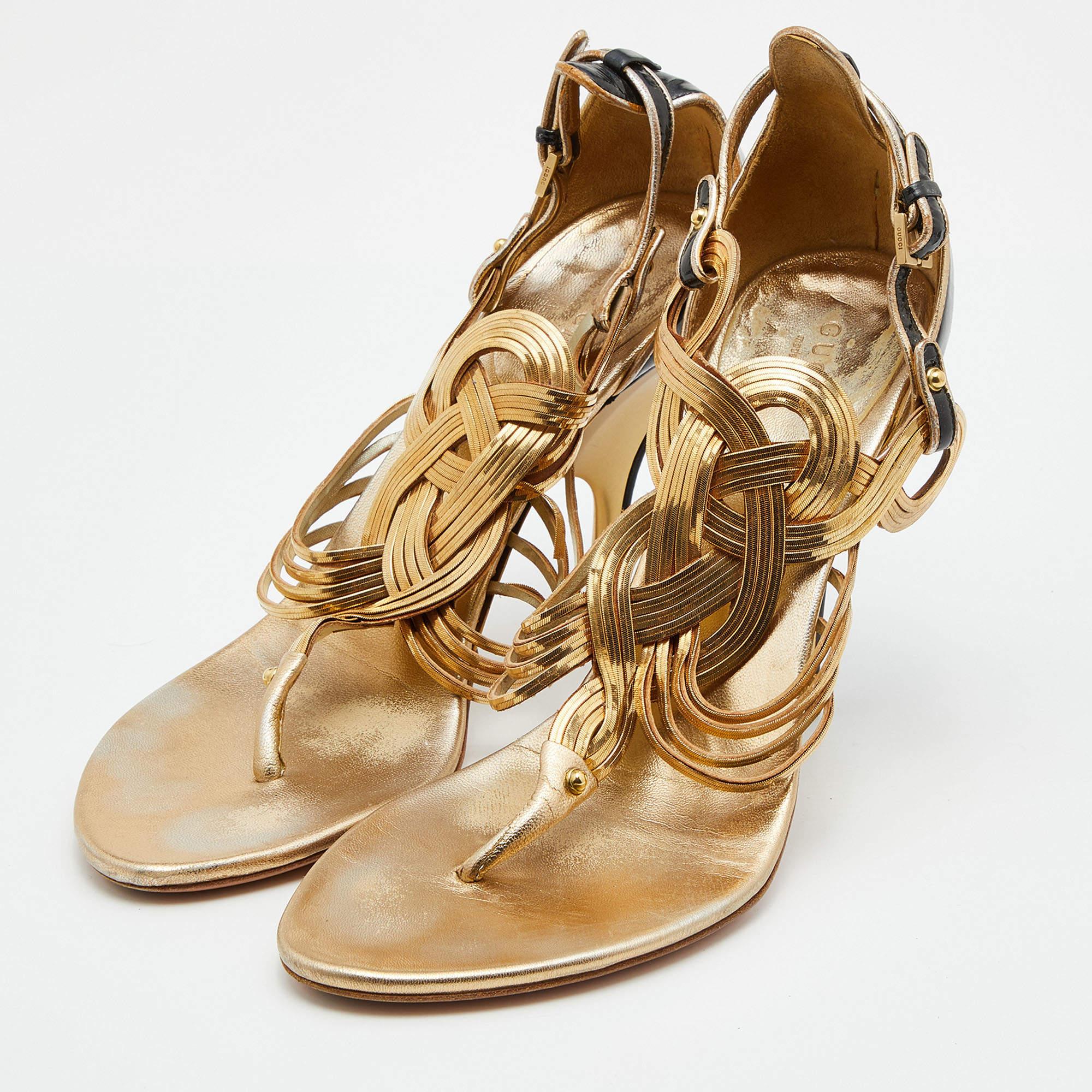Gucci Metallic Gold/Black Leather Chain Occasion Ankle Strap Sandals Size 38 In Good Condition For Sale In Dubai, Al Qouz 2