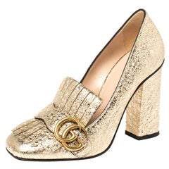 Gucci Metallic Gold Crinkled Leather GG Marmont Fringe Pumps Taille 36