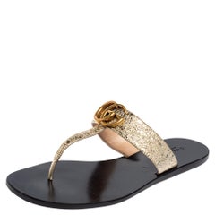 Gucci Metallic Gold Crinkled Leather GG Marmont Thong Sandals Size 37
