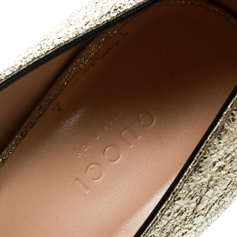 Gucci Metallic Gold Foil Leather GG Marmont  Detail Block Heel Pumps Size 39.5 In Good Condition In Dubai, Al Qouz 2