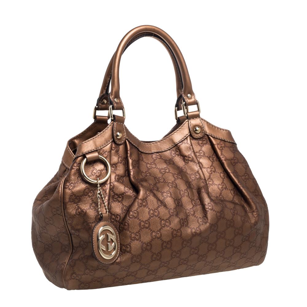 Gucci Metallic Gold Guccissima Medium Sukey Tote aus Leder im Zustand „Relativ gut“ in Dubai, Al Qouz 2