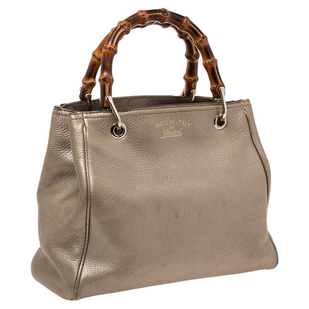 Gucci Metallic Gold Leder Bambus Top Handle Shopper Tote im Zustand „Relativ gut“ im Angebot in Dubai, Al Qouz 2