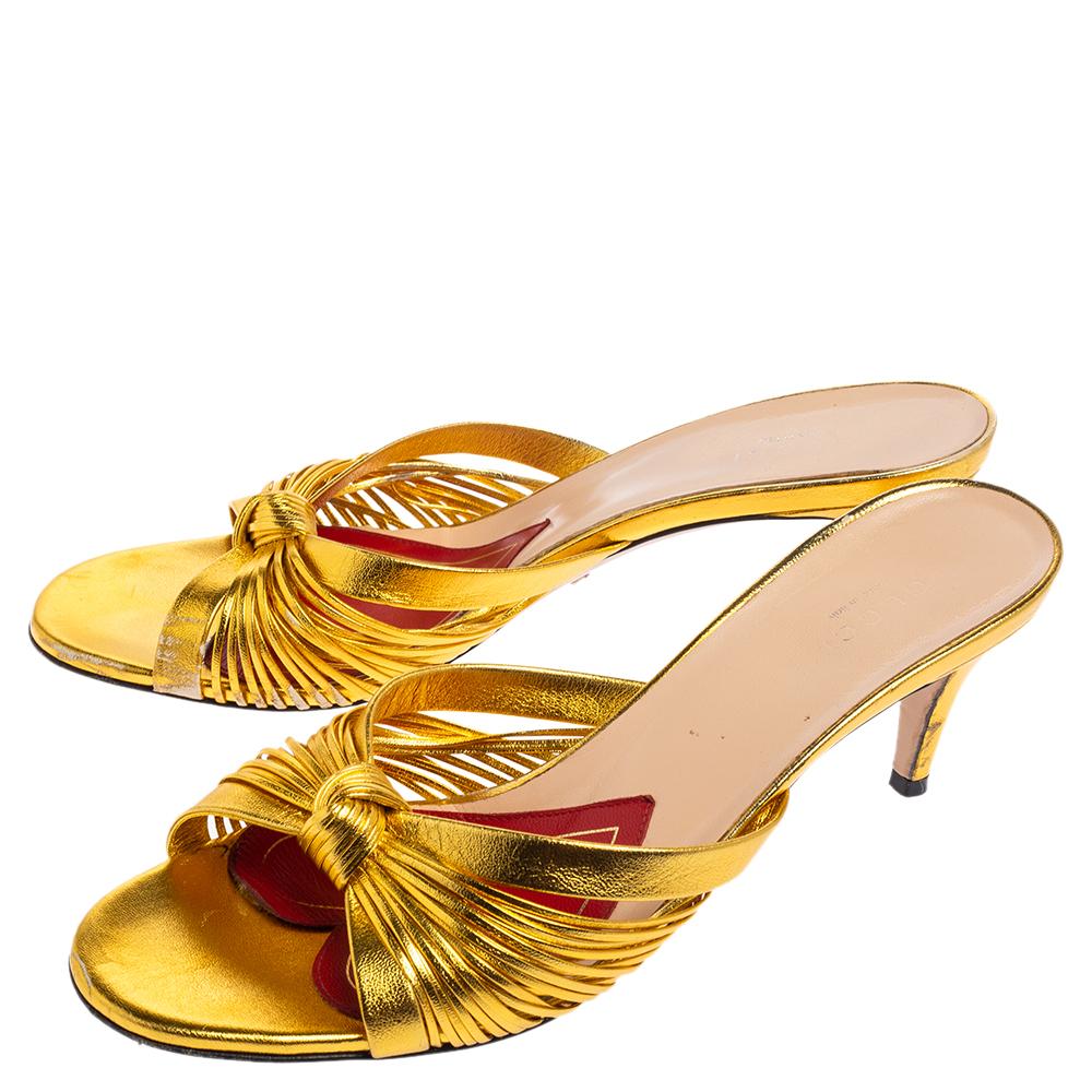 Women's Gucci Metallic Gold Leather Knotted Strips Open Toe Sandals Size 39