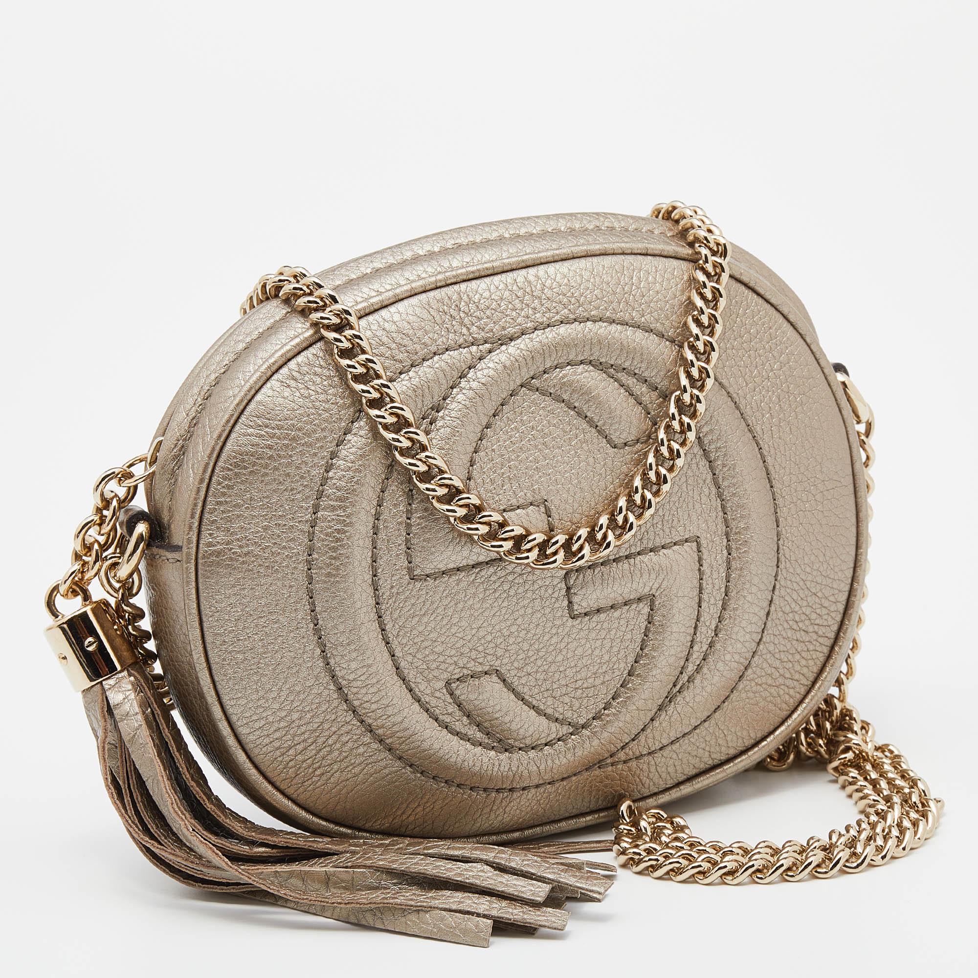 Gucci Metallic Gold Leather Mini Soho Chain Crossbody Bag In Good Condition In Dubai, Al Qouz 2