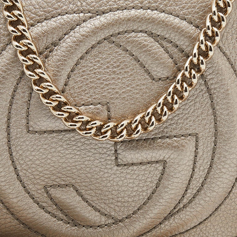 Gucci Metallic Gold Leather Mini Soho Chain Crossbody Bag For Sale at