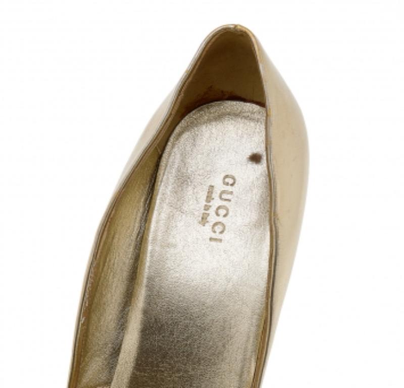 Gucci Metallic Gold Leather Peep Toe Pumps Size 41 For Sale 1