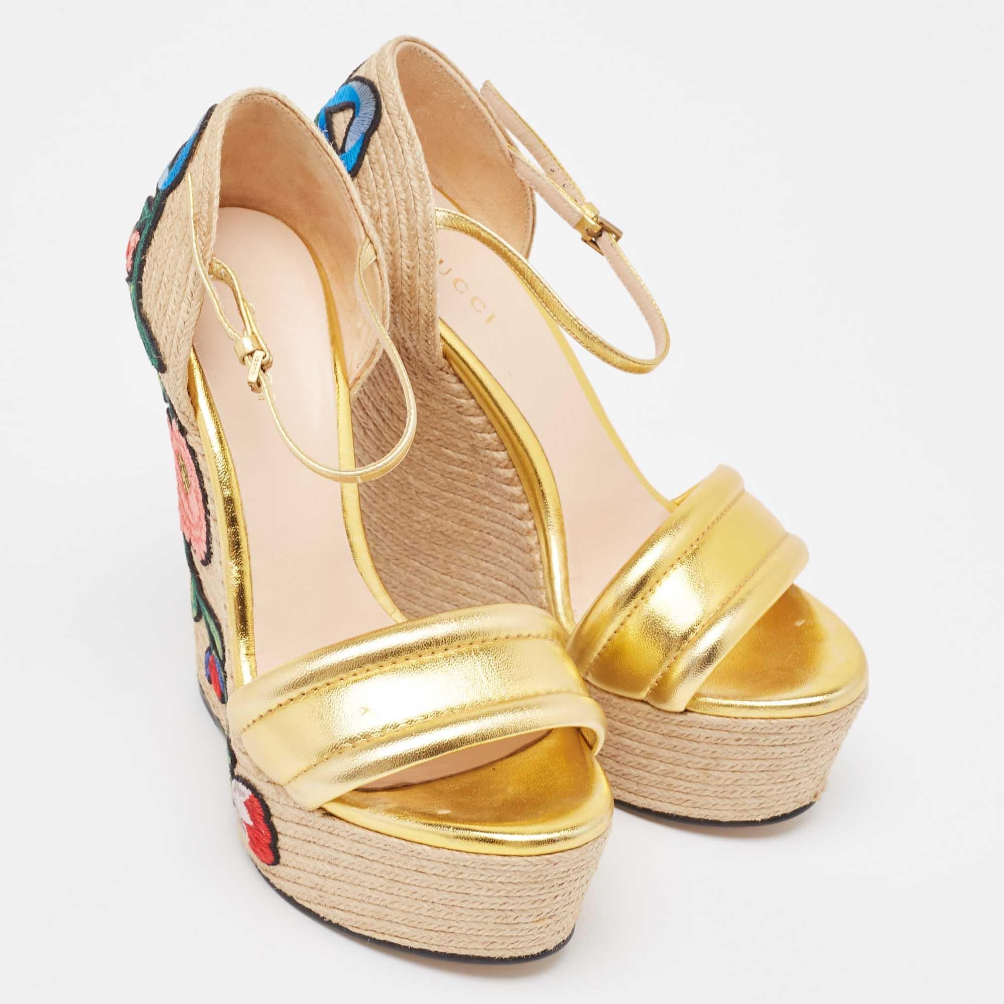 Sandales compensées espadrilles Gucci en cuir doré métallisé taille 36 Bon état - En vente à Dubai, Al Qouz 2
