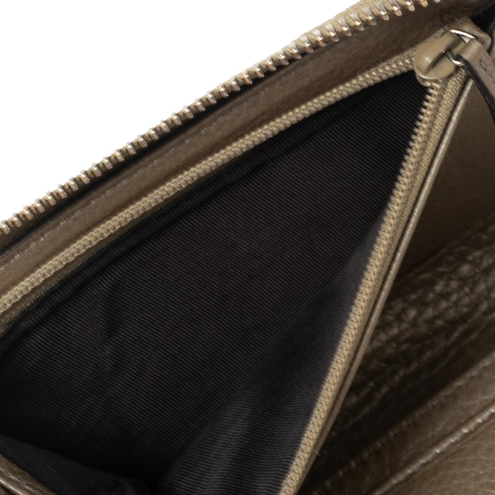 Gucci Metallic Gold Leder Soho Brieftasche mit Reißverschluss im Angebot 6