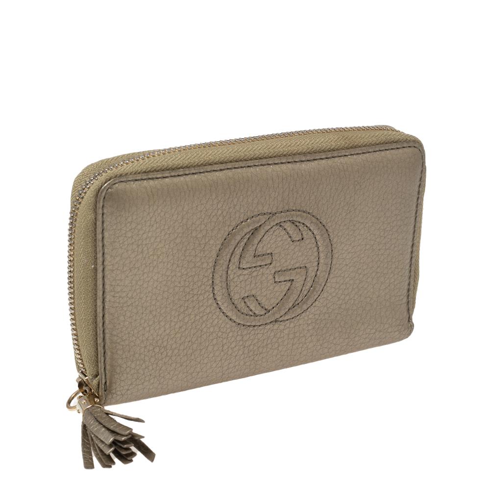 Gucci Metallic Gold Leder Soho Brieftasche mit Reißverschluss (Braun) im Angebot