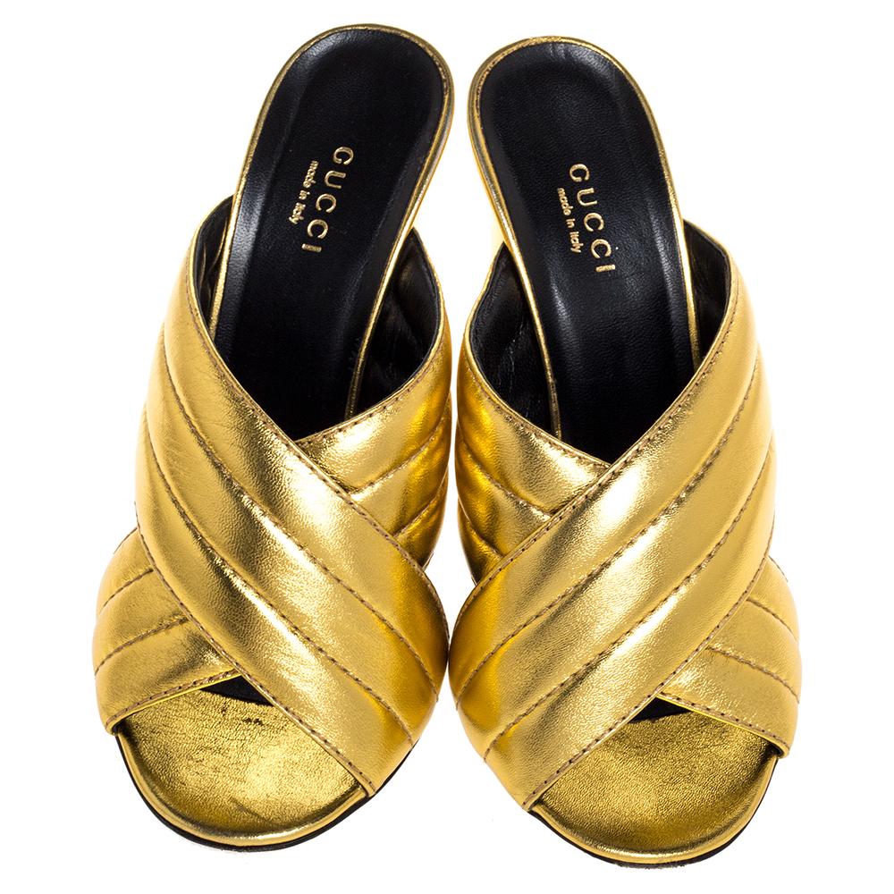 Gucci Sandalias de piel dorada metalizada Sylvia con tiras cruzadas y tacón bloqueado talla 37 Oro