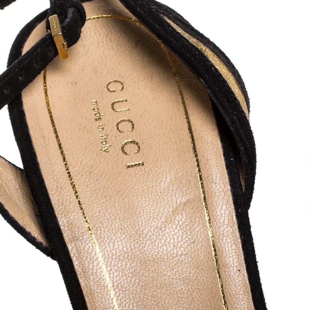 Gucci Metallic Gold Leather With Suede Ankle Strap Peep Toe Sandals Size 40 In Good Condition In Dubai, Al Qouz 2