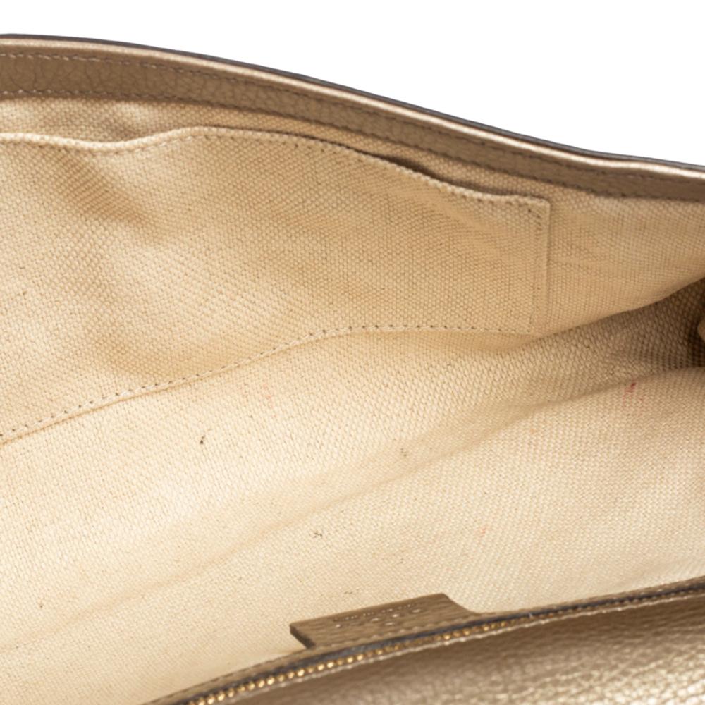 Gucci Metallic Gold Pebbled Leather Soho Clutch 4
