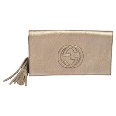 Gucci Metallic Gold Pebbled Leather Soho Clutch