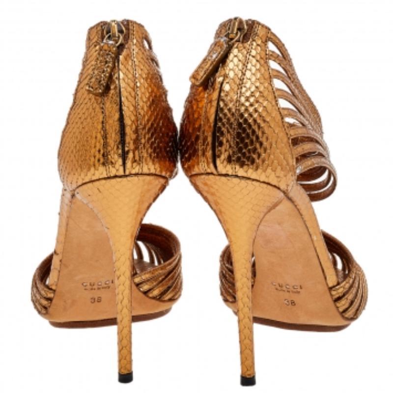 Gucci Metallic Gold Python Leather T-Strap Sandals Size 38 In Fair Condition In Dubai, Al Qouz 2