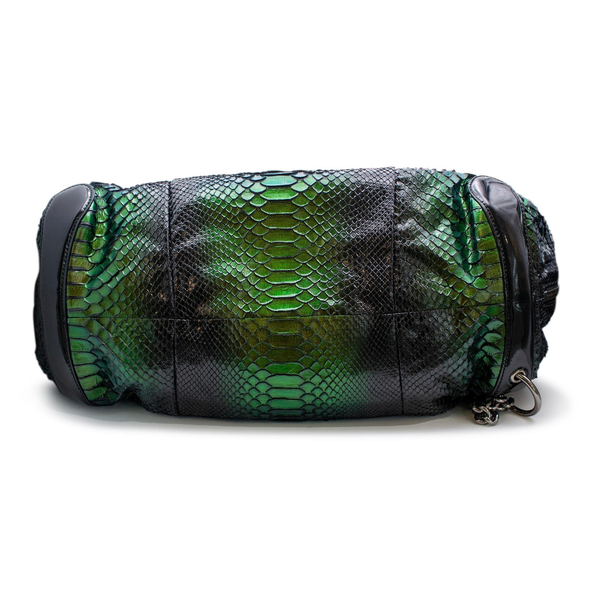 Marca: Gucci

Medidas (An x Al x Pr): 19