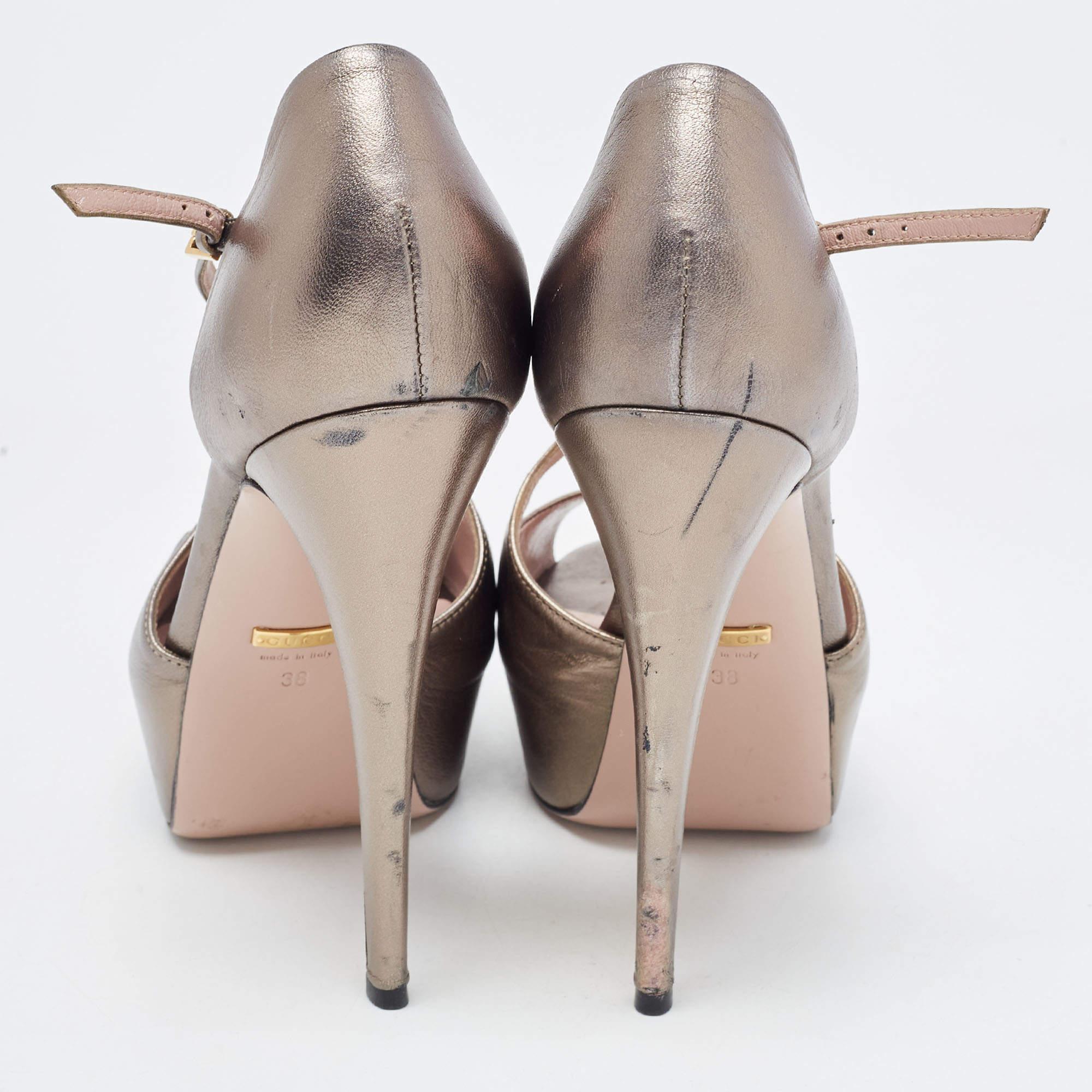 Women's Gucci Metallic Grey Leather Ankle Strap Peep Toe Platform Pumps Size 38 For Sale