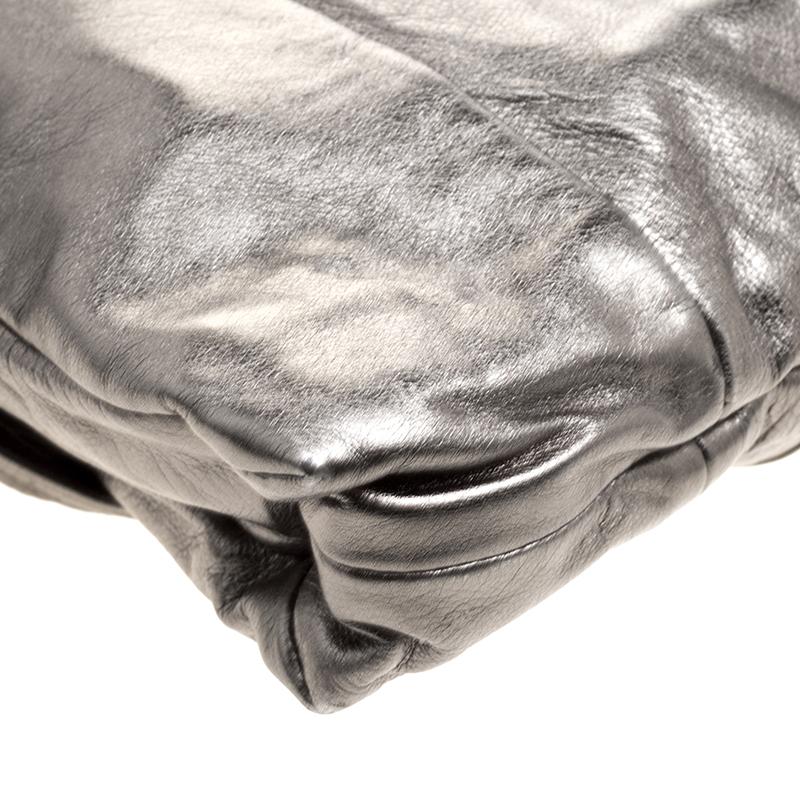 Gucci Metallic Grey Leather Large Hysteria Clutch 5