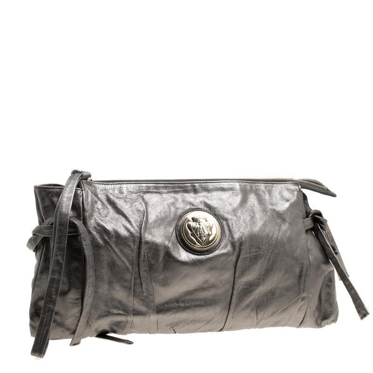 Gucci Metallic Grey Leather Large Hysteria Clutch For Sale at 1stDibs ...