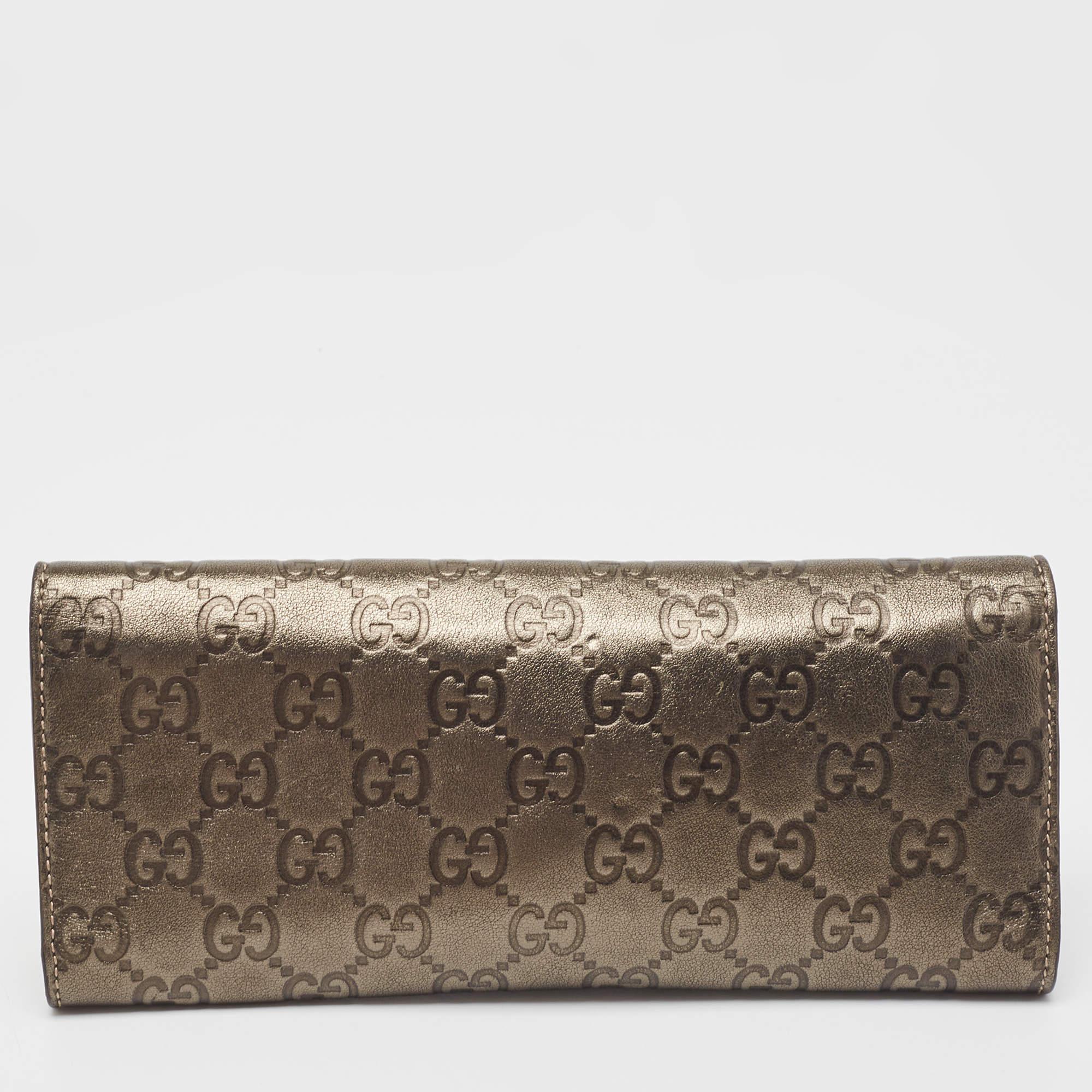 Gucci Metallic Guccissima Leather Buckle Continental Wallet In Good Condition In Dubai, Al Qouz 2