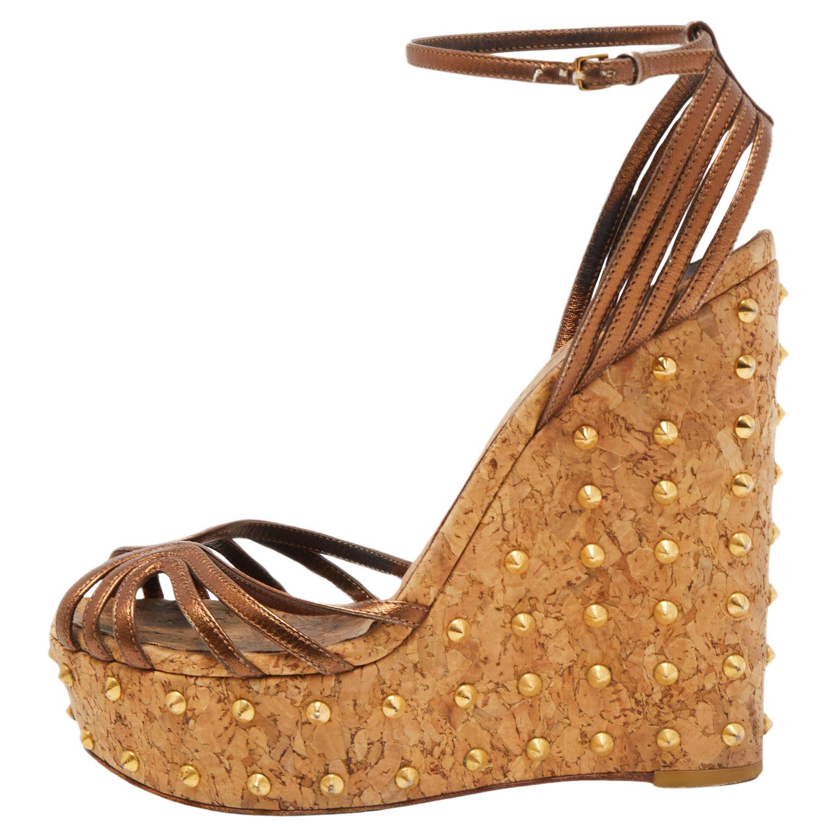 Gucci Metallic Leather Studded Cork Wedge Platform Strappy Sandals Size 38 For Sale
