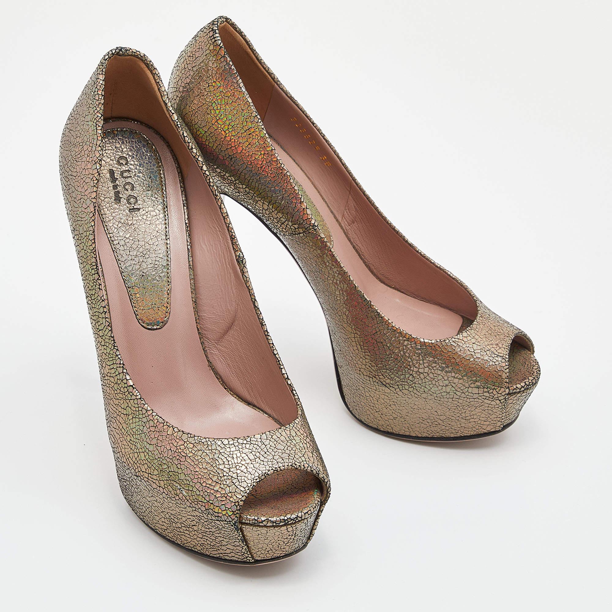 Gucci Metallic Nizza Laser Leather Peep Toe Platform Pumps Size 38 In Fair Condition For Sale In Dubai, Al Qouz 2