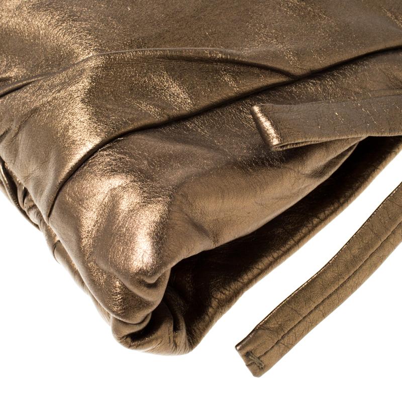 Gucci Metallic Olive Leather Large Hysteria Clutch 5