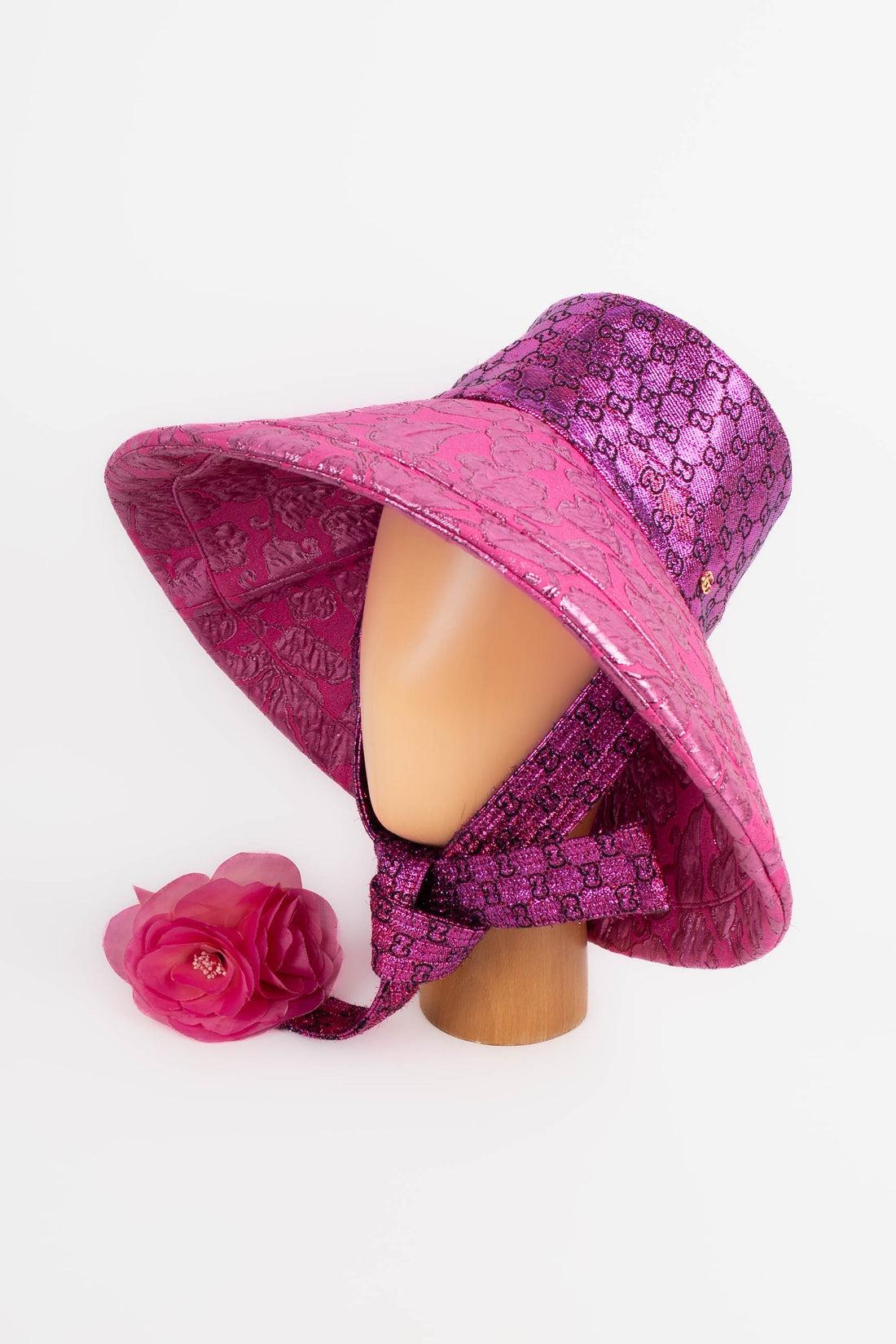 GUCCI - (Made in Italy) Metallic pink hat. M size indicated.

Additional information:
Condition: Very good condition
Dimensions: Head circumference: 57 cm

Seller Reference: CHP73