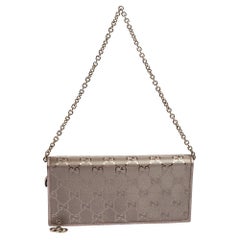 Gucci Metallic Lila GG Imprime Canvas Brieftasche auf Kette