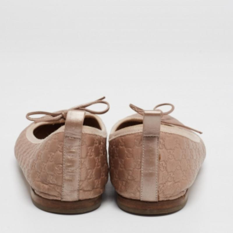 Gucci Oro Rosa Metalizado  Guccissima  Bailarinas de piel con detalle de lazo Talla 35 Marrón en venta