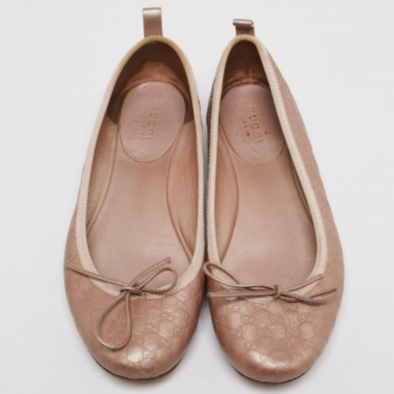 Gucci Oro Rosa Metalizado  Guccissima  Bailarinas de piel con detalle de lazo Talla 35 en venta 1