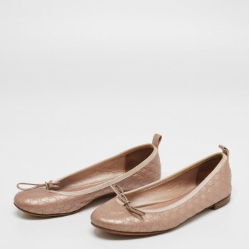 Gucci Oro Rosa Metalizado  Guccissima  Bailarinas de piel con detalle de lazo Talla 35 en venta 2