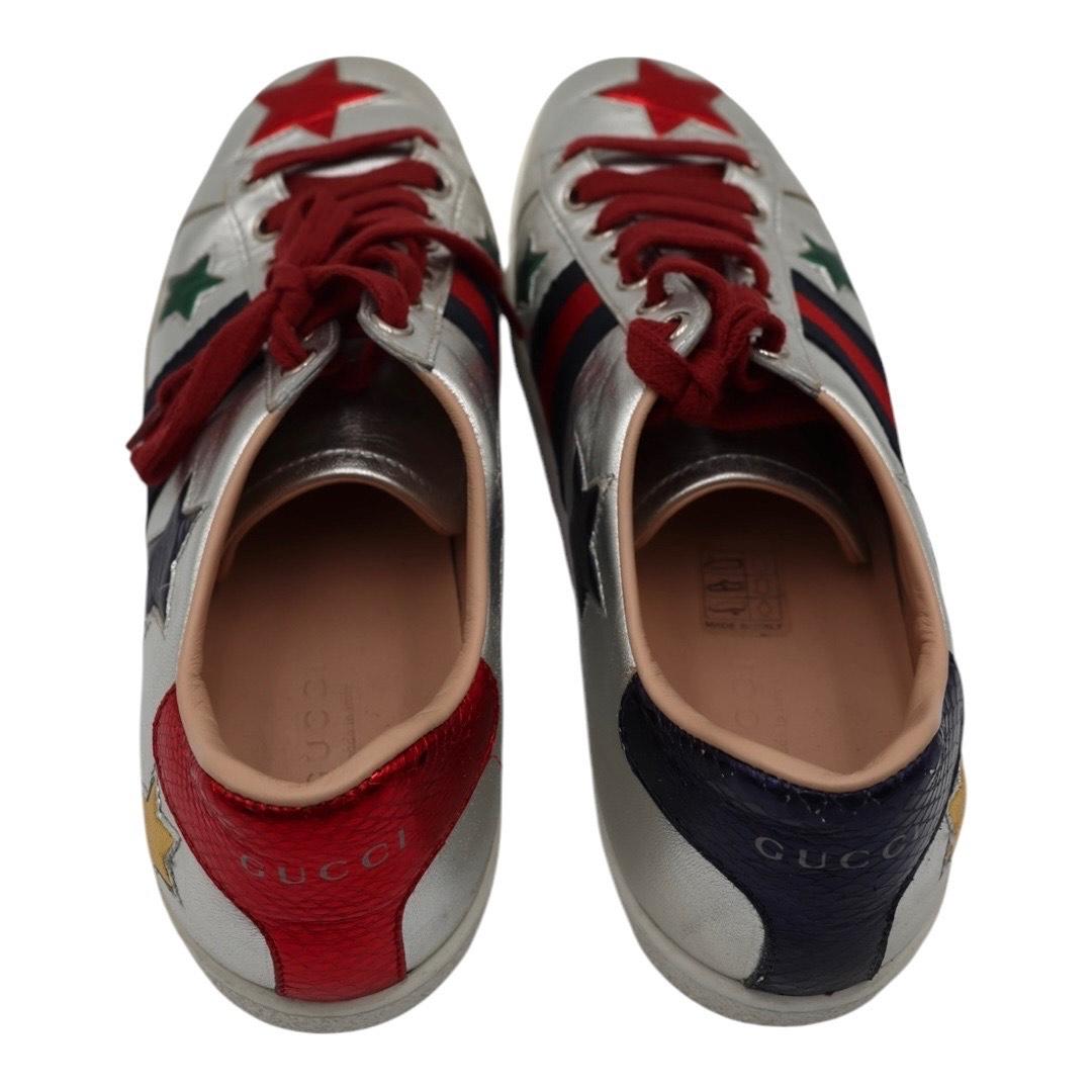 Gucci Metallic Silver Ace Sneakers with Stars & Web Stripe In Good Condition For Sale In Dallas, TX