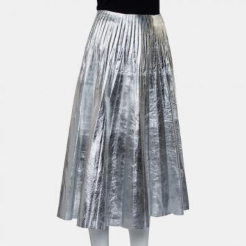 Gucci Metallic Silver Leather Pleated Midi Skirt S For Sale 2