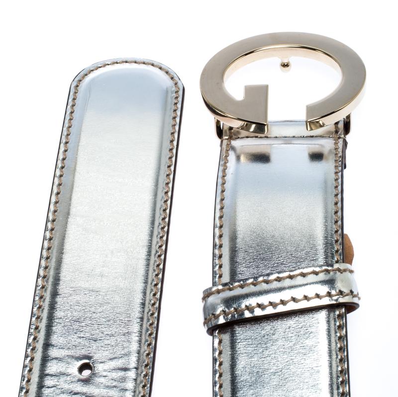 Gucci Metallic Silver Patent Leather G Buckle Belt 95CM In Excellent Condition In Dubai, Al Qouz 2