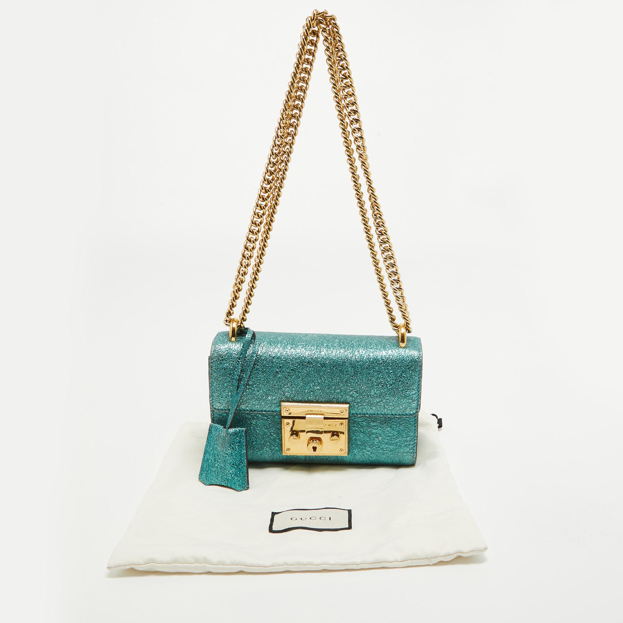 Petit sac à bandoulière Gucci en cuir froissé bleu sarcelle métallisé en vente 6