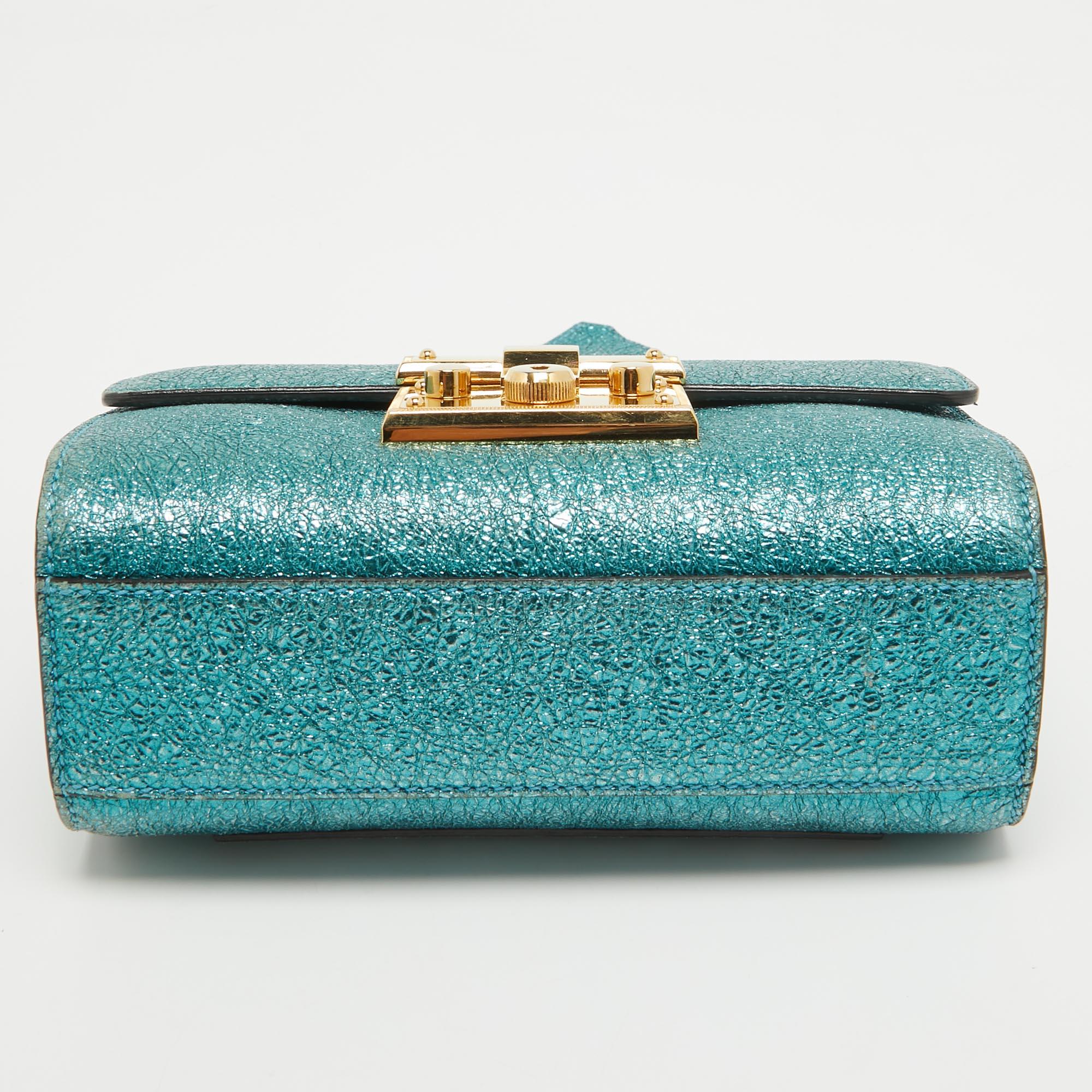 Petit sac à bandoulière Gucci en cuir froissé bleu sarcelle métallisé en vente 12